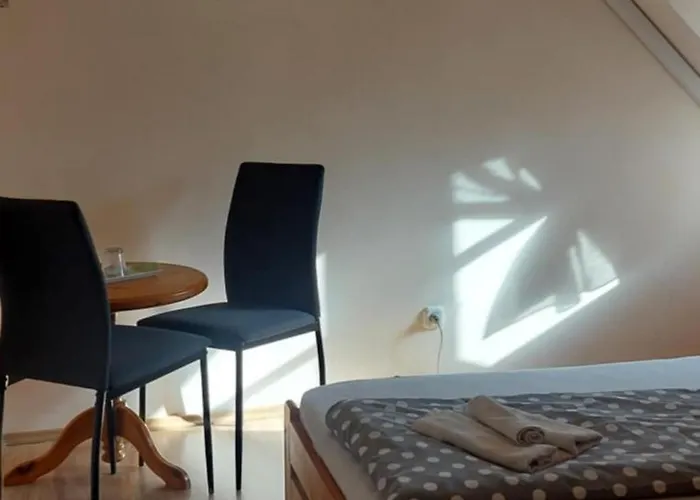 Bed and breakfast Diána 3*